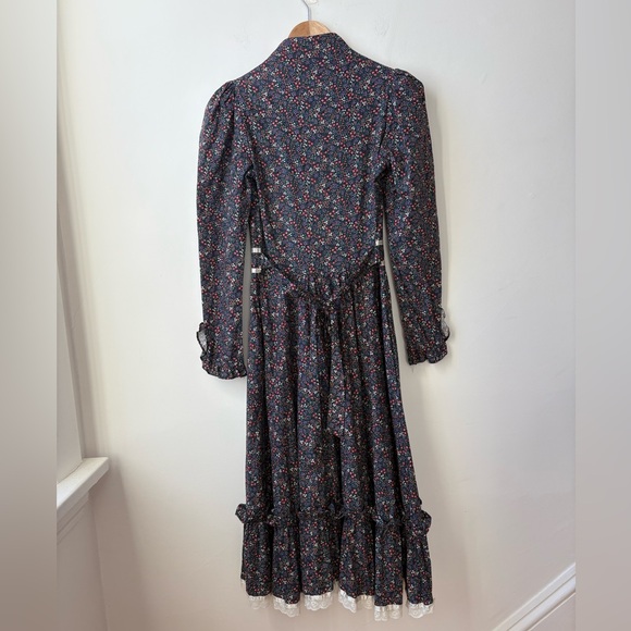 1970s Gunne Sax Floral Prairie Dress - Picture 3 of 11